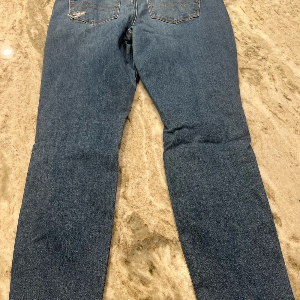 American eagle distressed‎ hi rise jegging Jena’s size 16 short